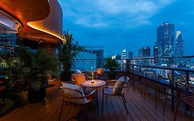 Kin Hotel Ly Tu Trong Edition